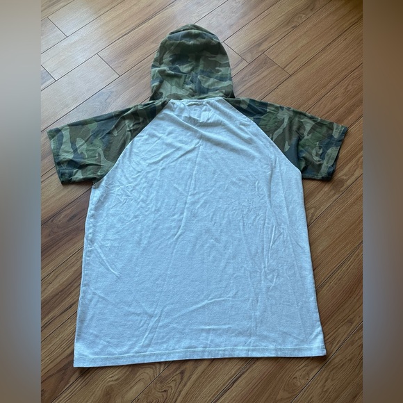 Fusai Hooded T-Shirt - Picture 3 of 4